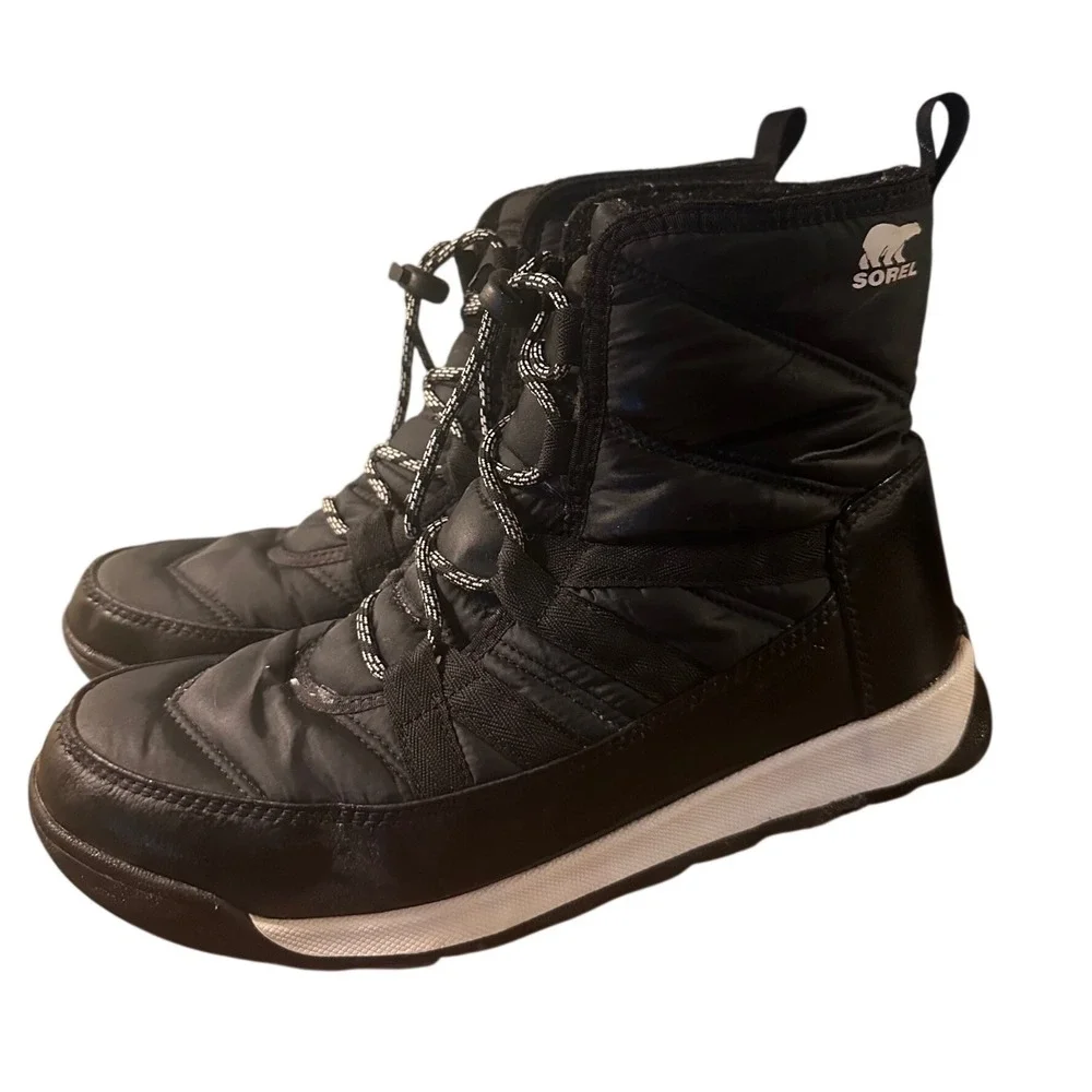 Sorel Whitney II, women's short lace boot, size 7. Black